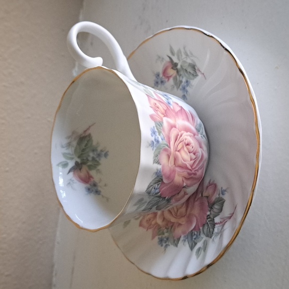 Bone China Tea Cup & Saucer ROYAL STUART ENGLAND pink rose (B9) - Picture 2 of 3